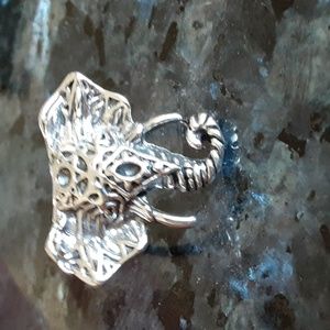 Awesome vintage silver elephant ring